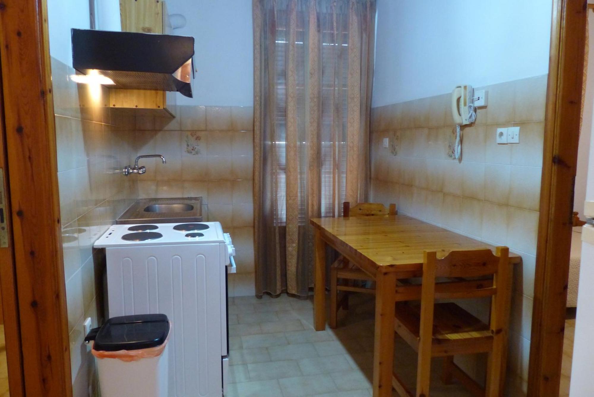Circe Pansion Apartment Lixouri Bagian luar foto