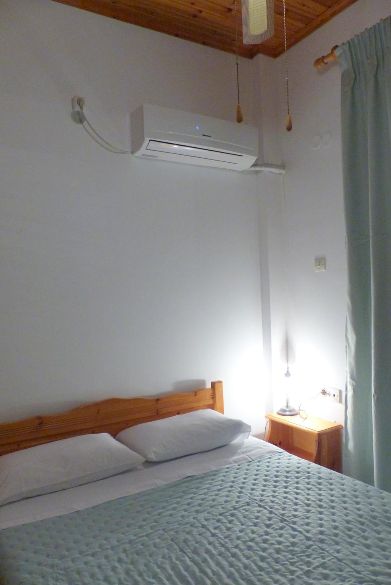 Circe Pansion Apartment Lixouri Bagian luar foto