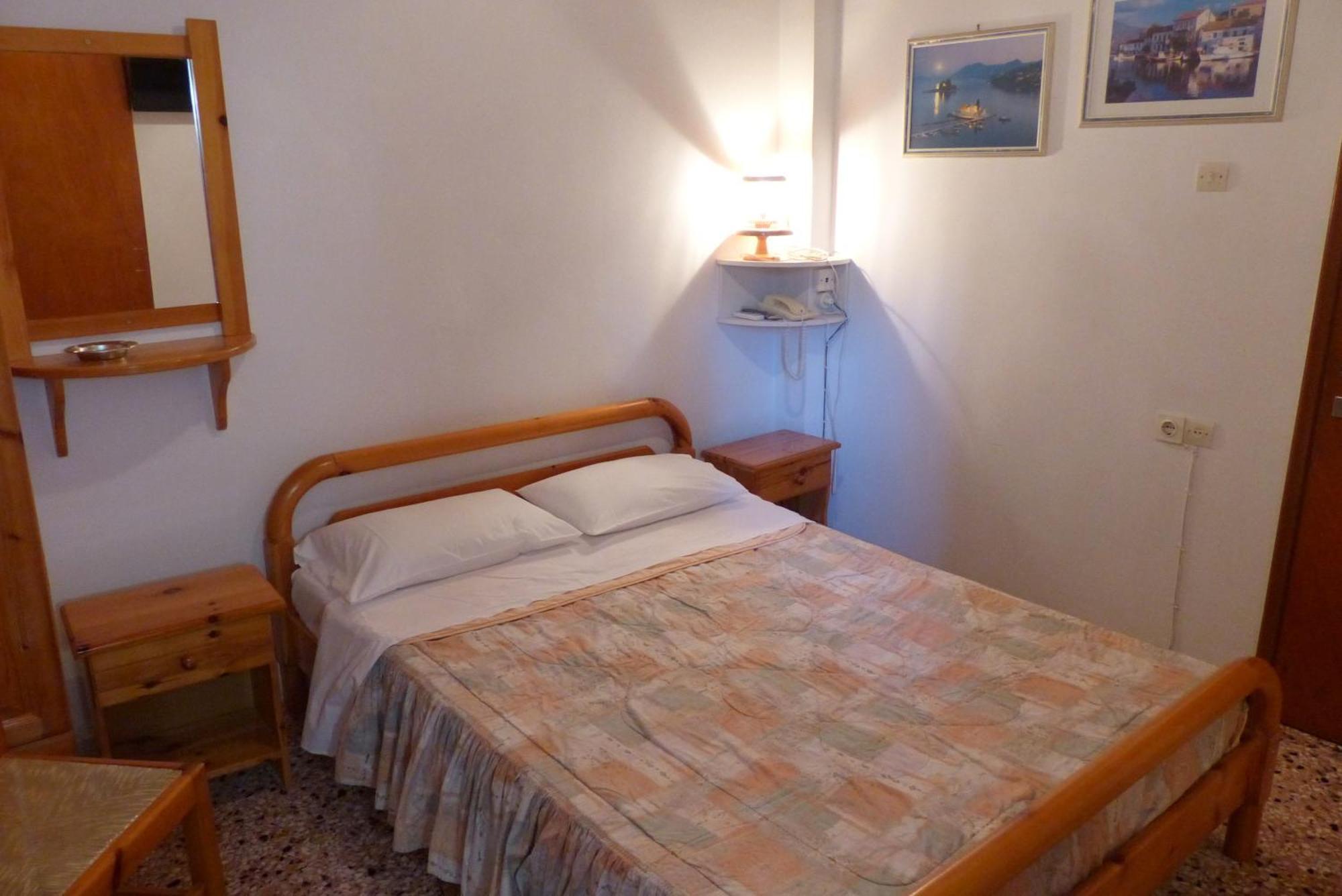 Circe Pansion Apartment Lixouri Bagian luar foto