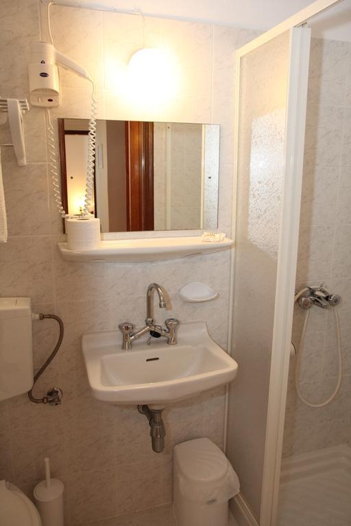 Circe Pansion Apartment Lixouri Ruang foto