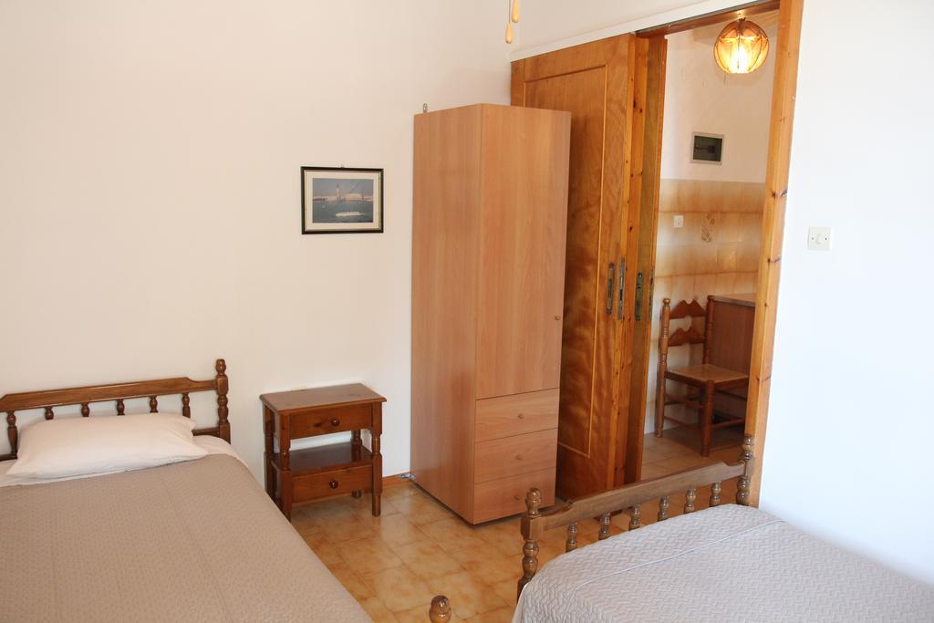 Circe Pansion Apartment Lixouri Ruang foto
