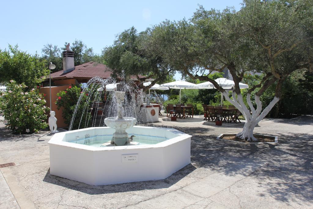 Circe Pansion Apartment Lixouri Bagian luar foto