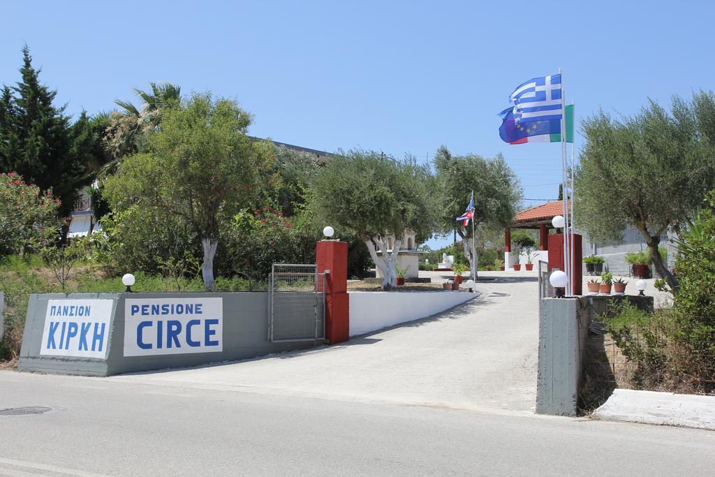 Circe Pansion Apartment Lixouri Bagian luar foto