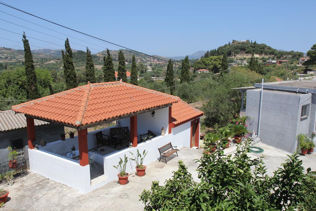 Circe Pansion Apartment Lixouri Bagian luar foto