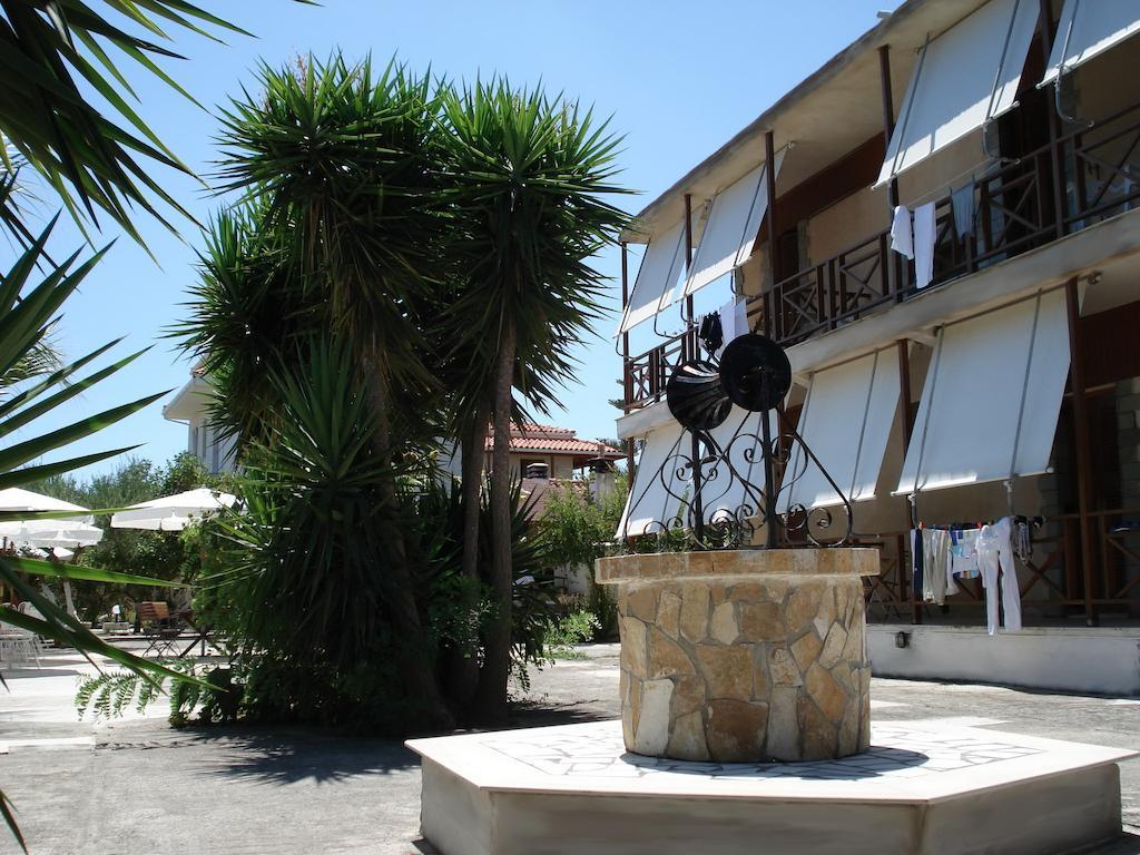 Circe Pansion Apartment Lixouri Bagian luar foto